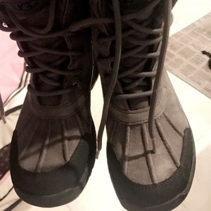 Ugg adirondack boots big kids size 3